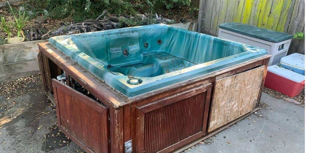 A picture of an old hot tub